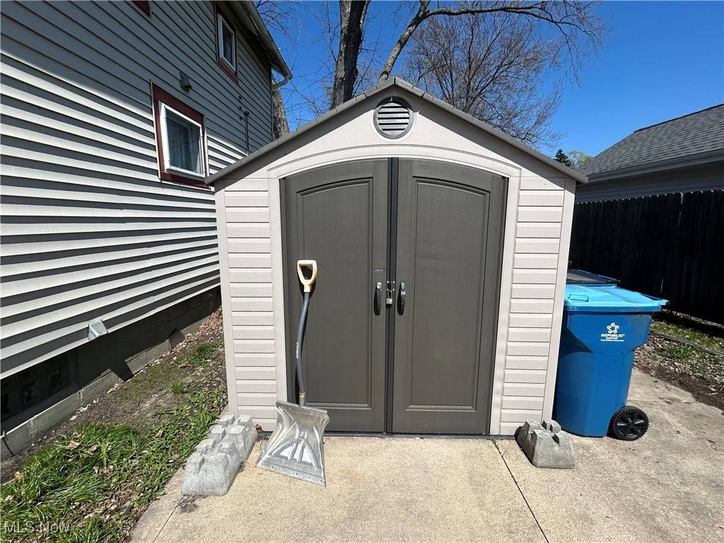 Grand River, OH 44045,709 River ST