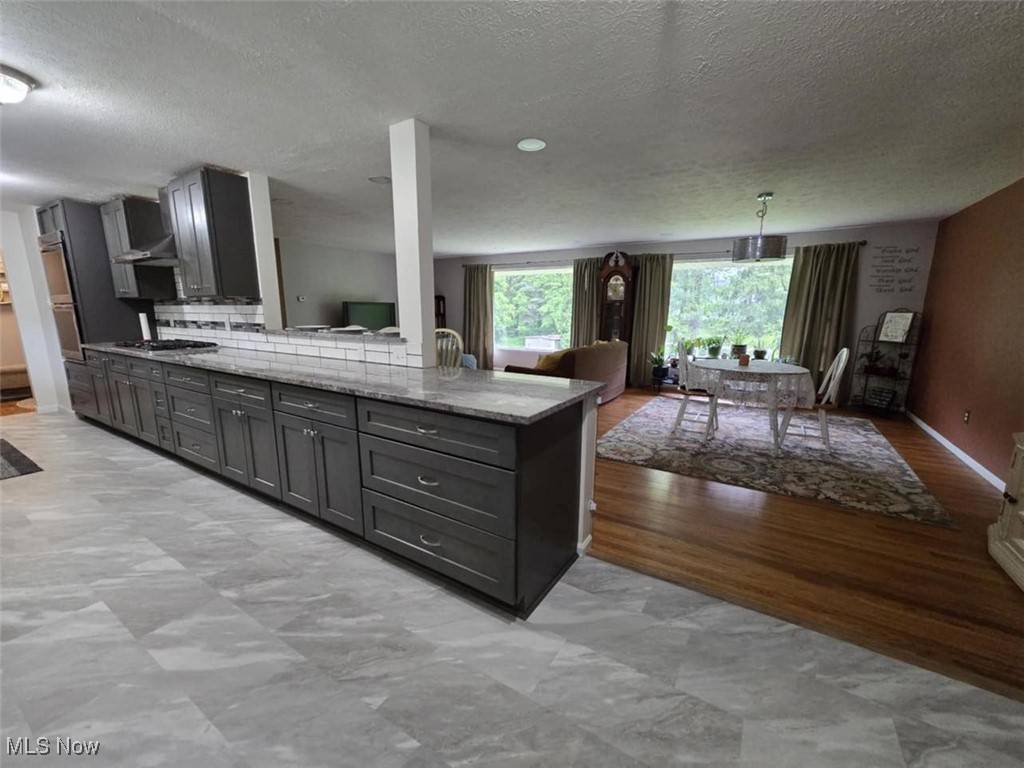 Cuyahoga Falls, OH 44223,621 Brookpark DR