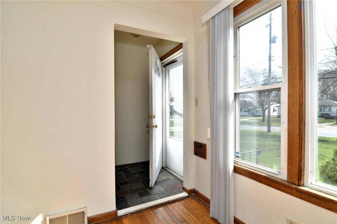 Warrensville Heights, OH 44128,4880 Green RD