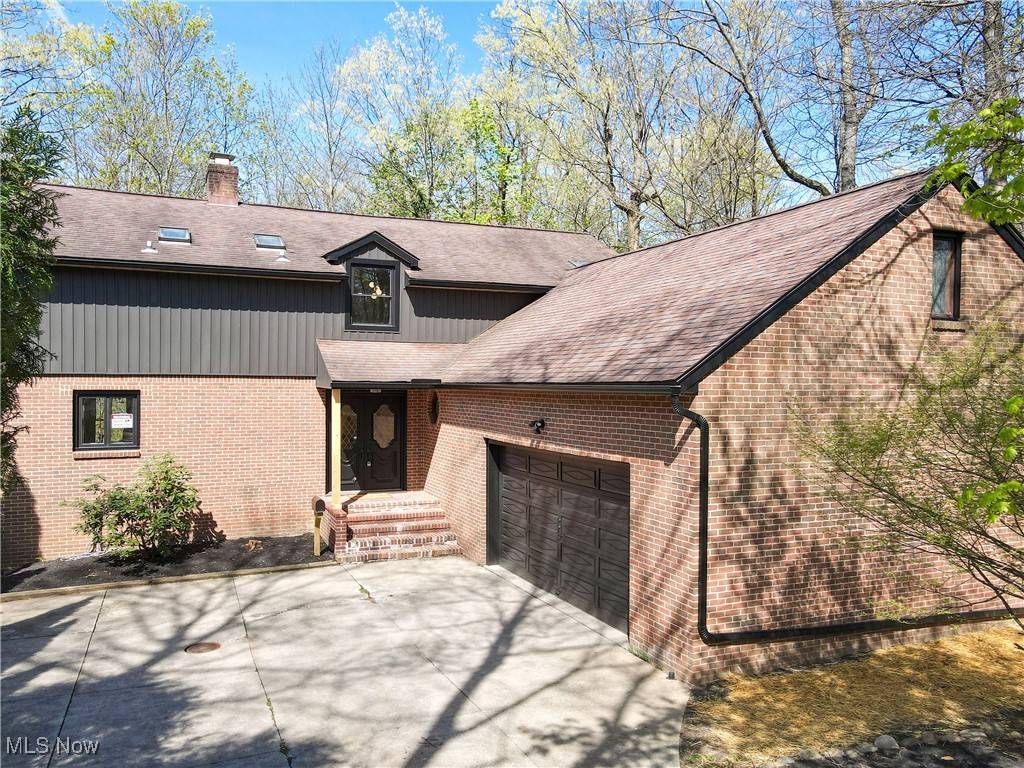 Akron, OH 44313,260 Sand Run RD