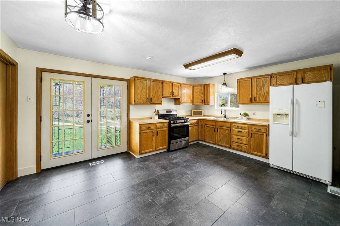 Cadiz, OH 43907,207 Maplewood DR