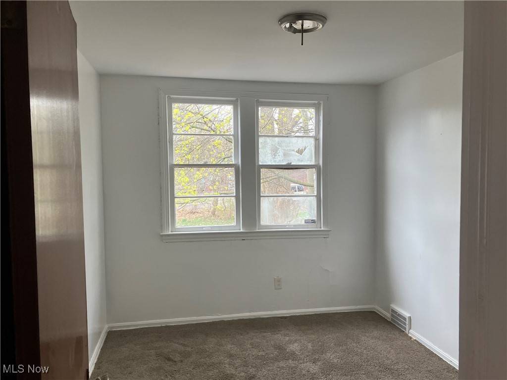 Cleveland Heights, OH 44118,1659 Ivydale RD