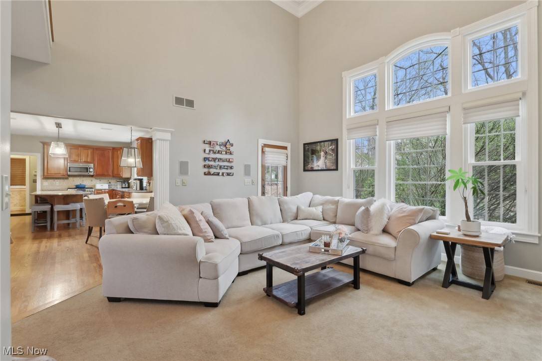 Chagrin Falls, OH 44023,18345 Bent Tree LN