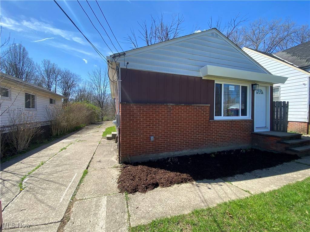 Cleveland, OH 44128,16910 Lipton AVE