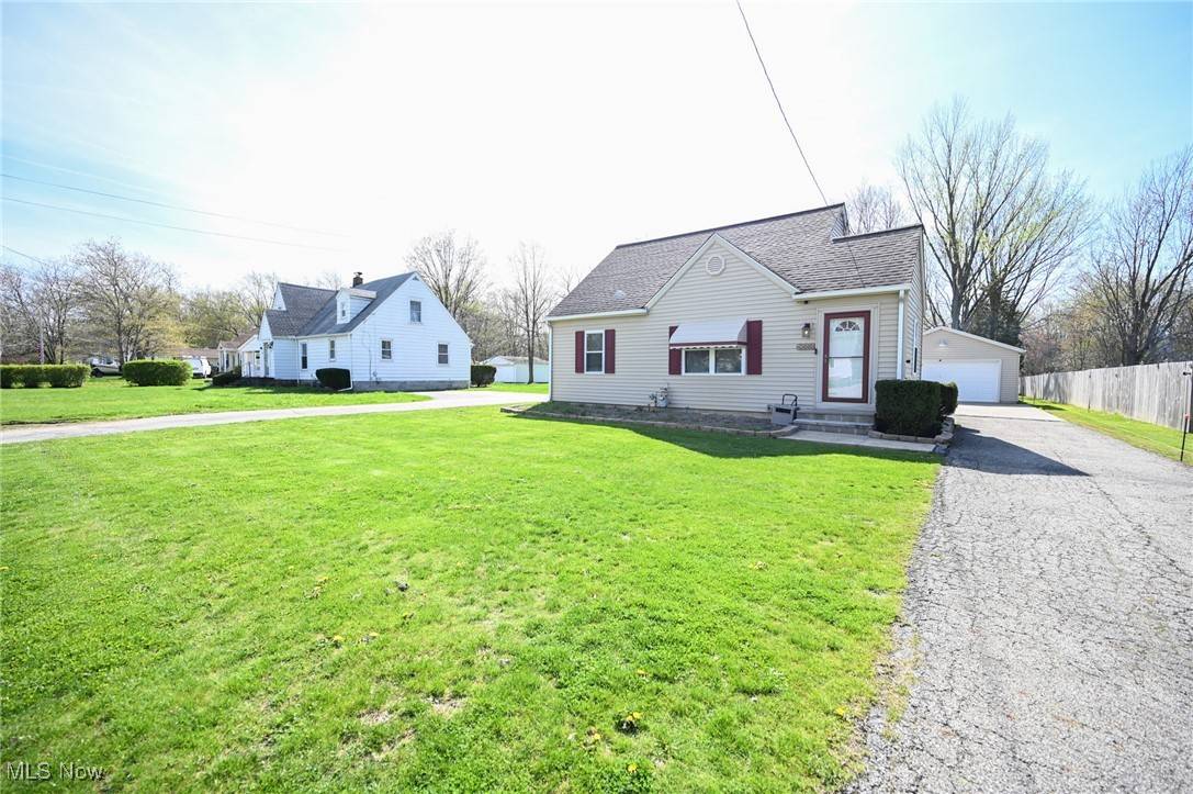 North Olmsted, OH 44070,5884 Stearns RD