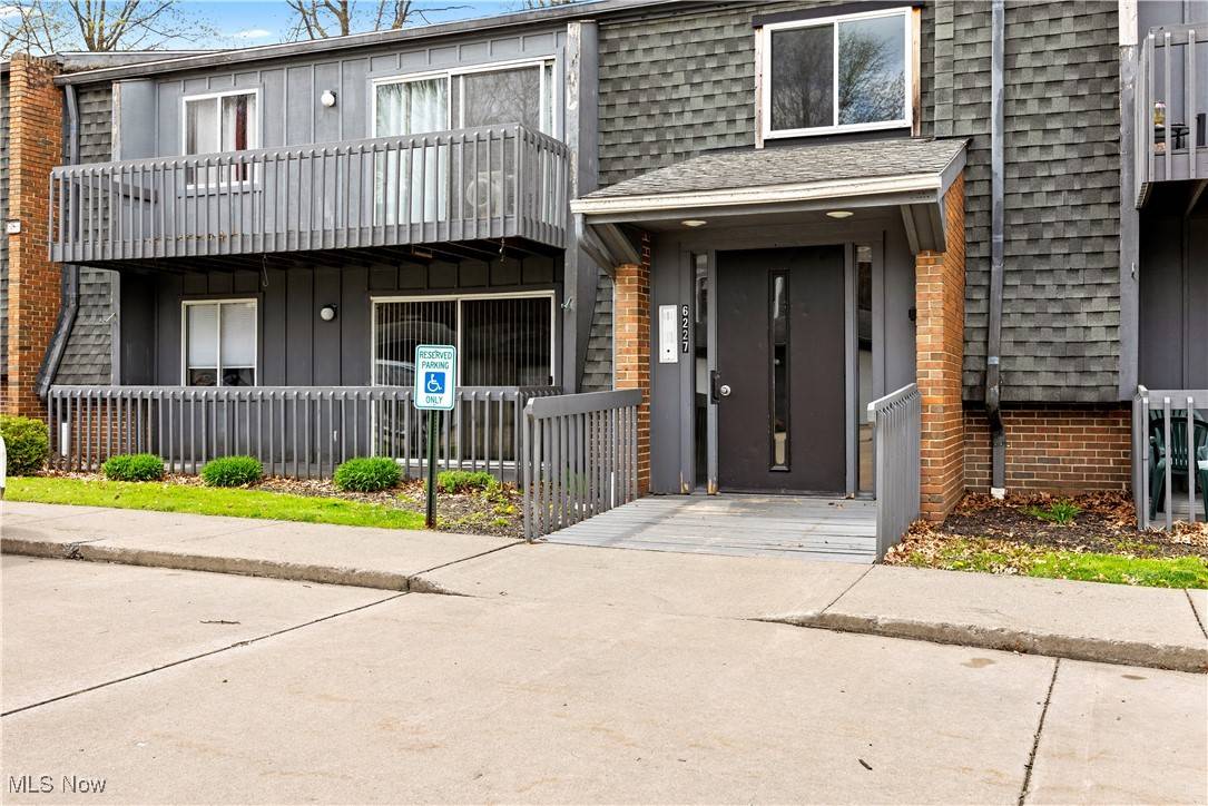 Lorain, OH 44053,6227 Hidden Creek DR #229
