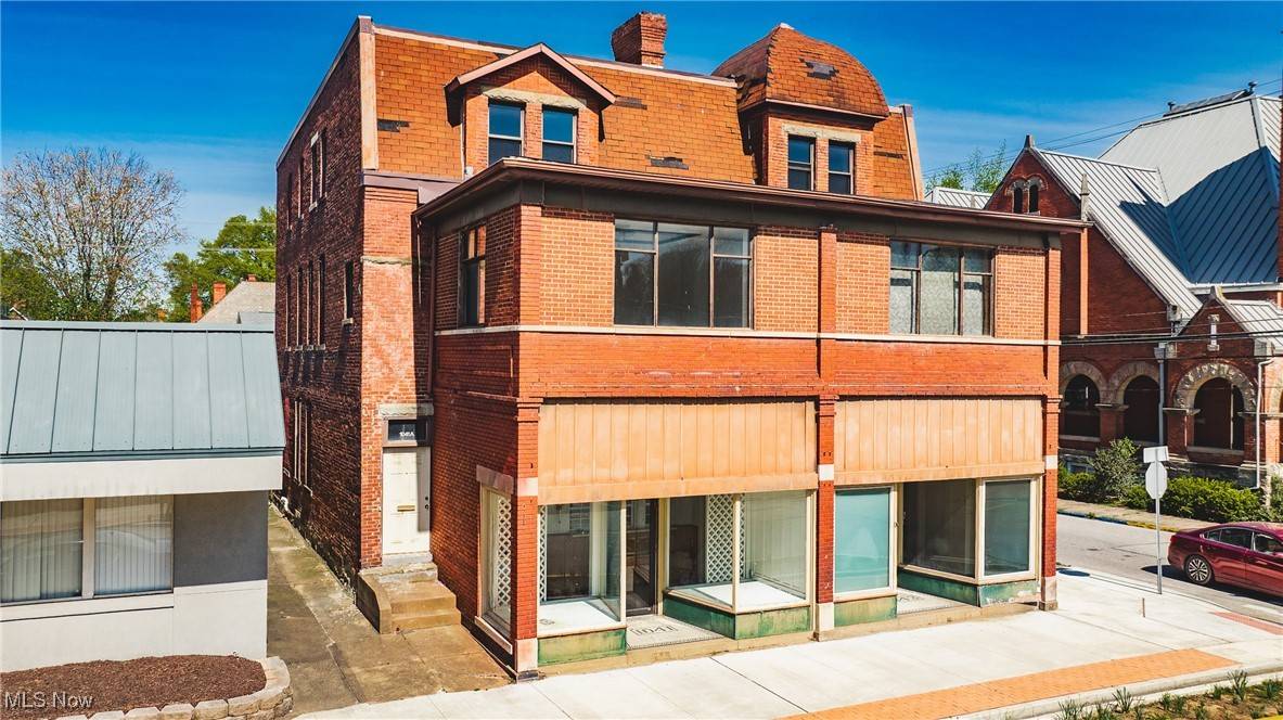 Parkersburg, WV 26101,1043 Market ST