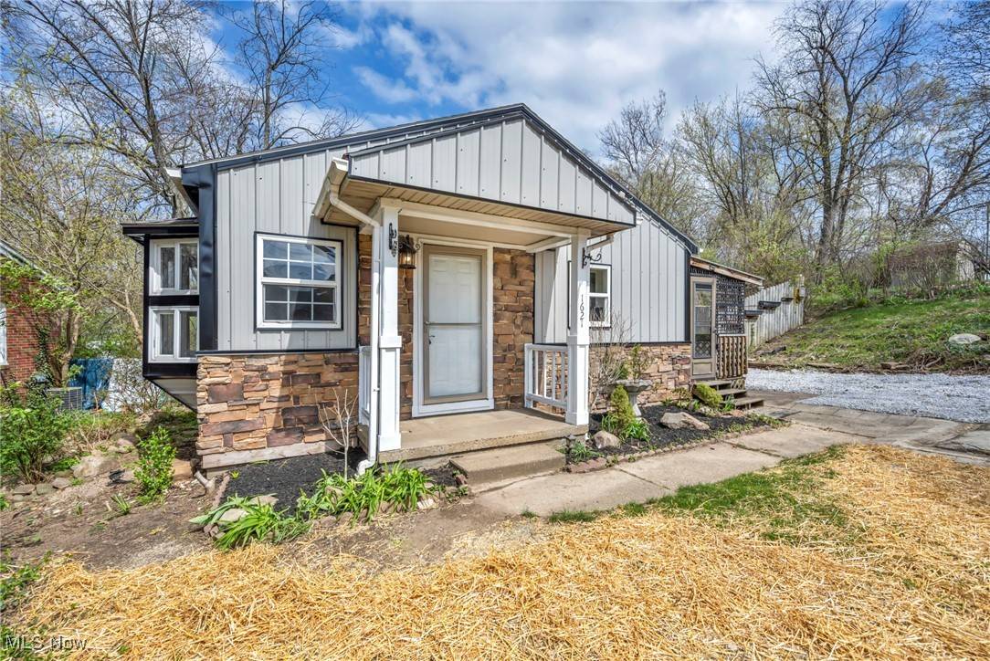 Canton, OH 44709,1621 Oakmont ST NW