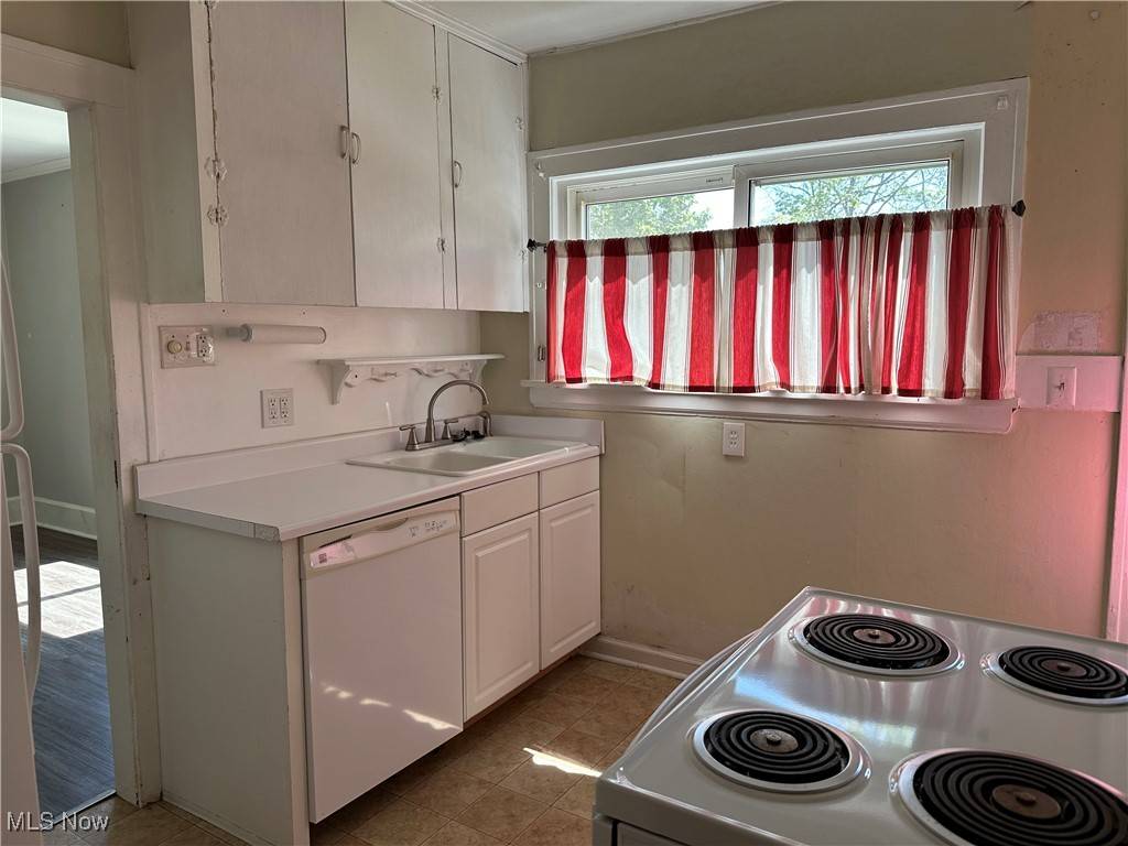 Bedford, OH 44146,159 Forest DR