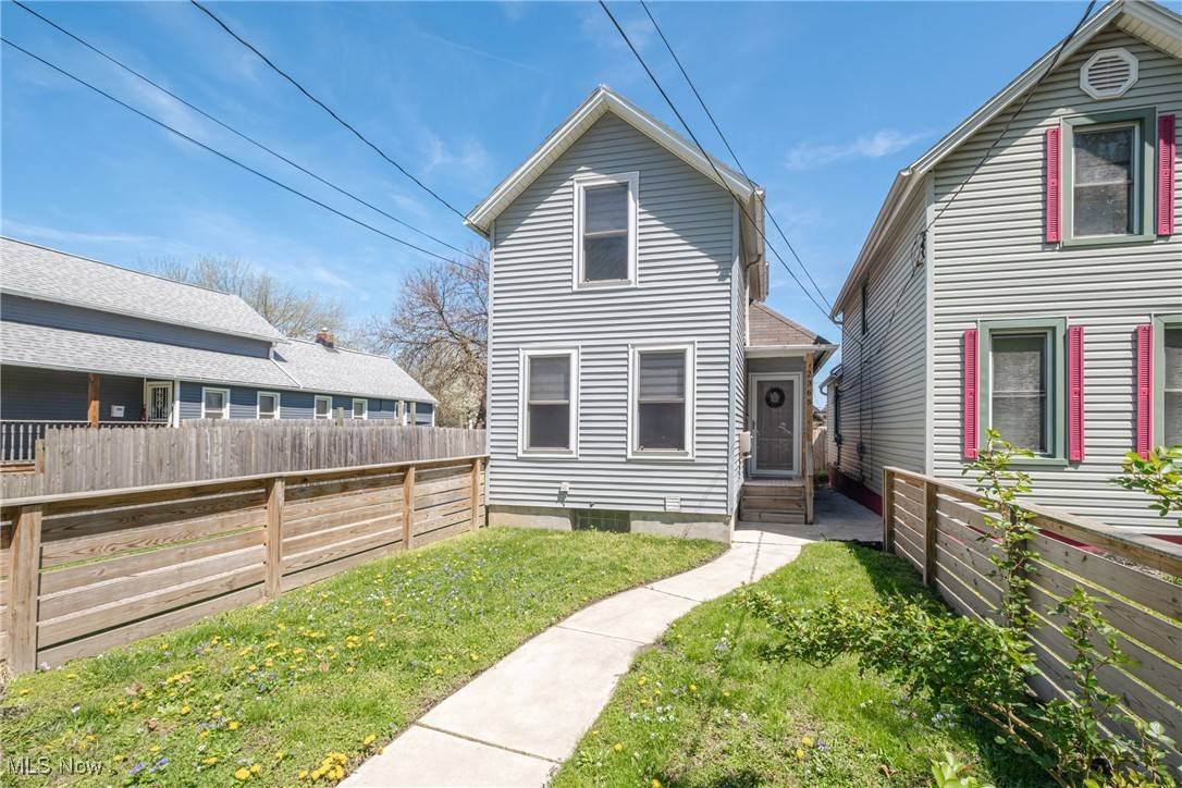 Cleveland, OH 44113,2365 W 7th ST