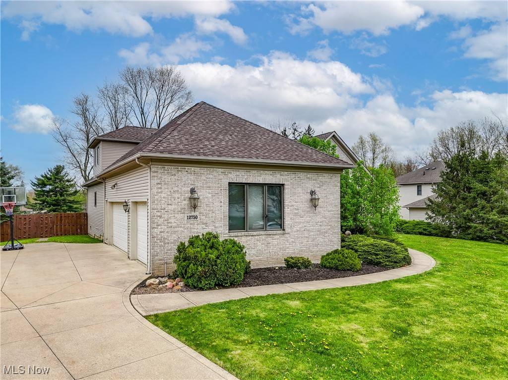 North Royalton, OH 44133,12750 Clearbrook OVAL