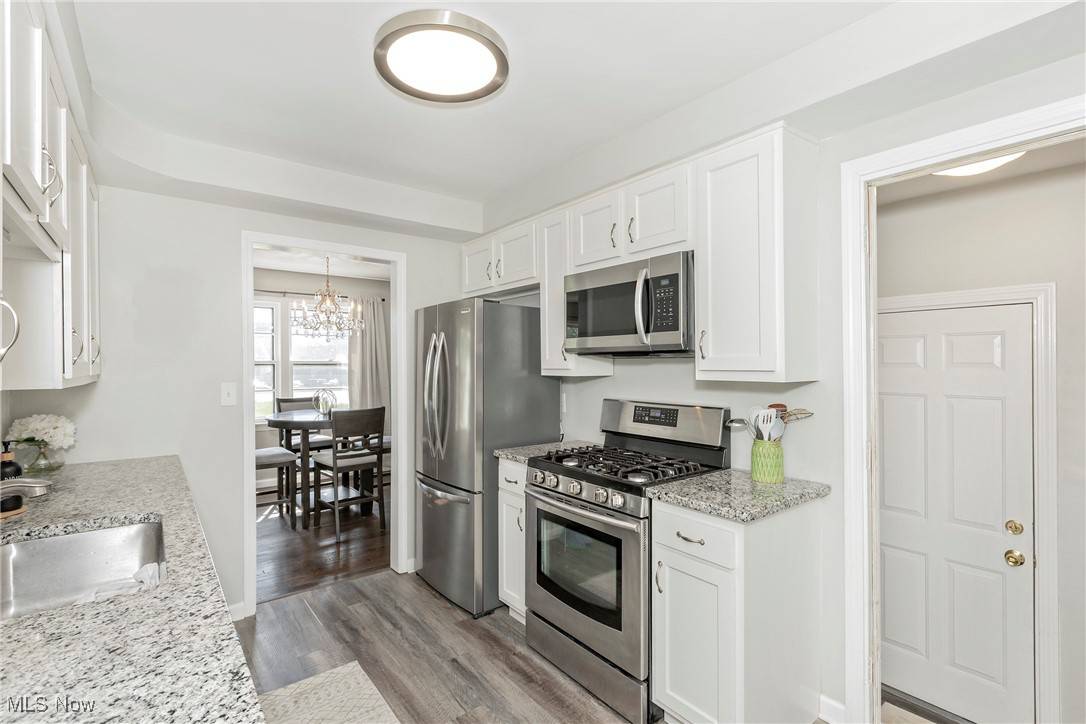 Mayfield Heights, OH 44124,1130 Som Center RD