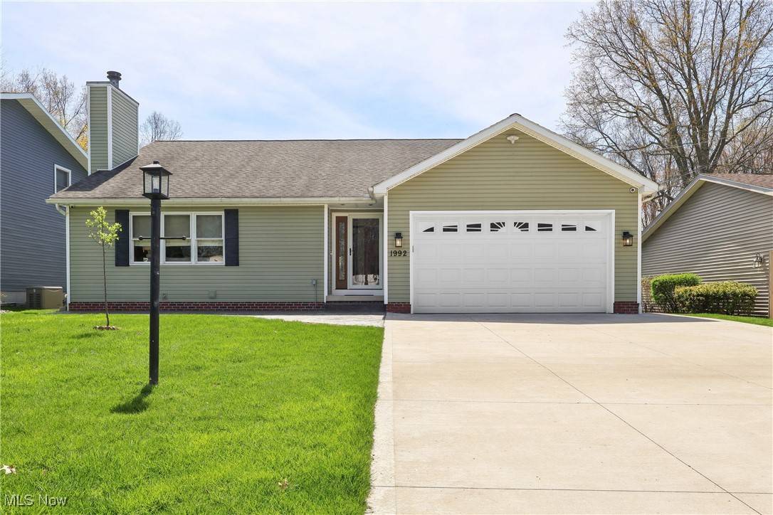 Akron, OH 44312,1992 Springfield Lake BLVD