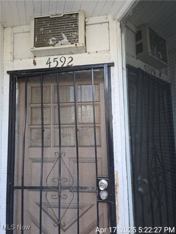 Cleveland, OH 44125,4592 Turney #9