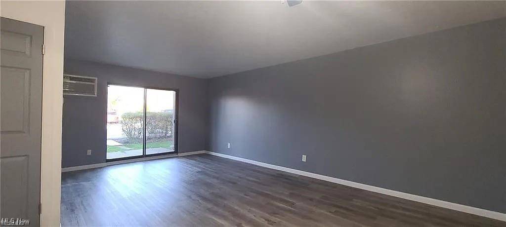 North Olmsted, OH 44070,23855 David DR #105