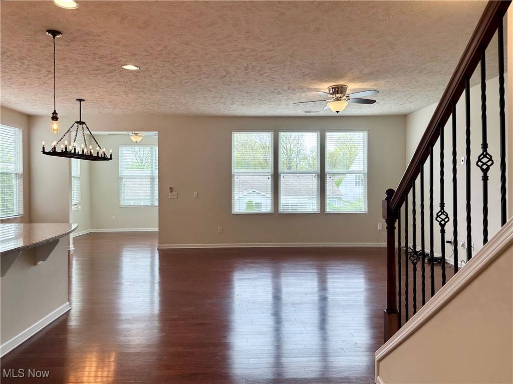 Akron, OH 44321,522 Heritage Woods DR