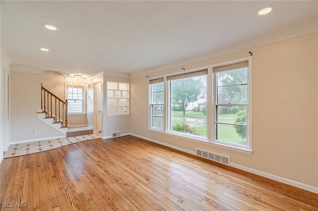 South Euclid, OH 44121,4092 Charlton RD