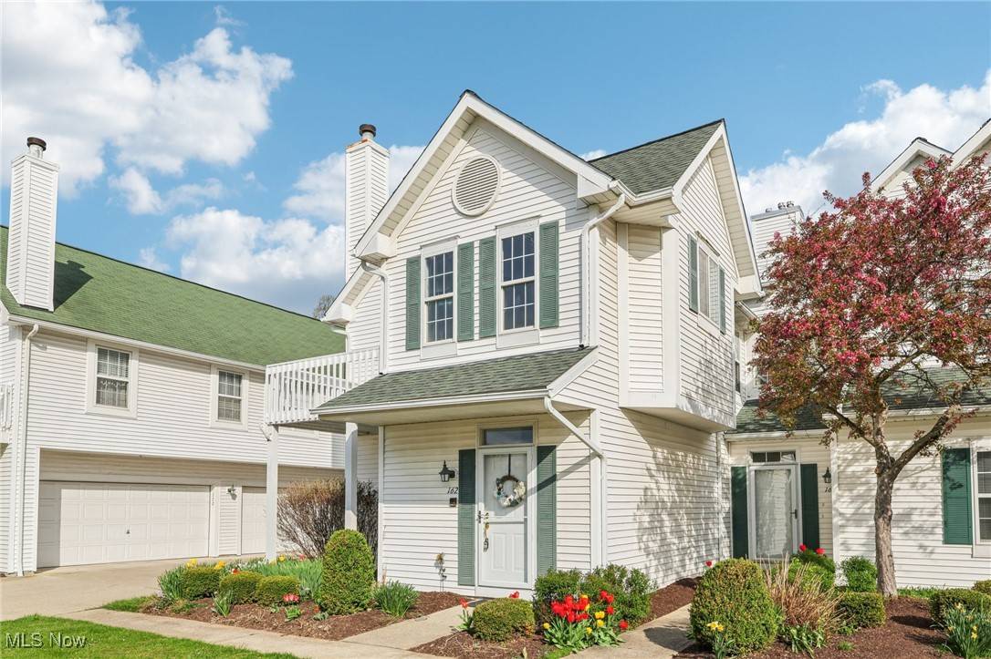 North Olmsted, OH 44070,162 Vista CT