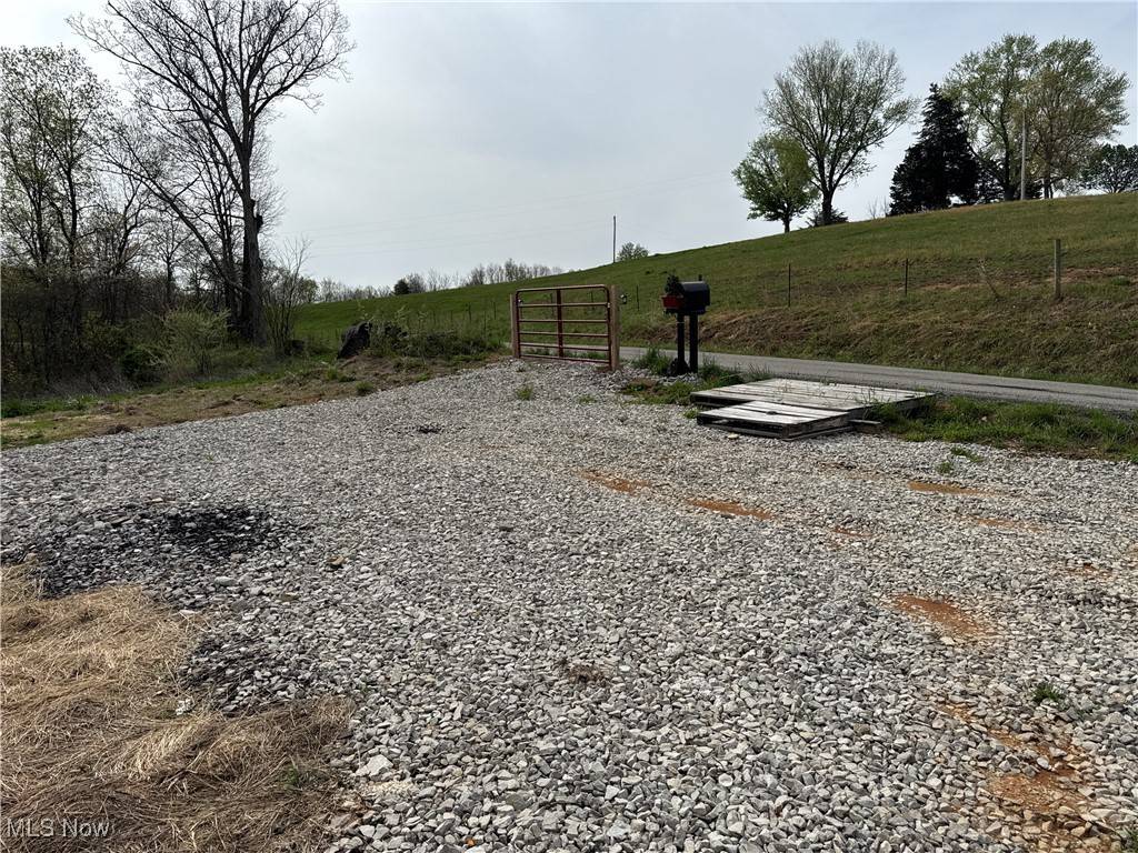 Patriot, OH 45658,186 Crews RD