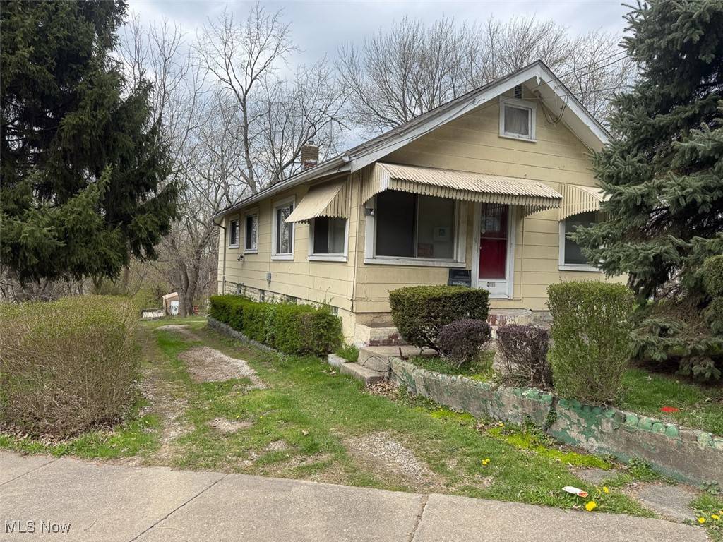 Akron, OH 44305,398 Eastland AVE