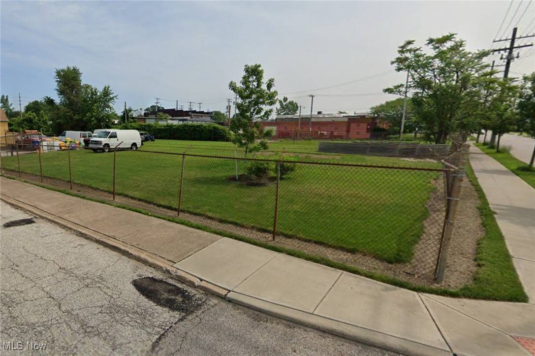 Cleveland, OH 44102,7414 & 7418 Madison AVE