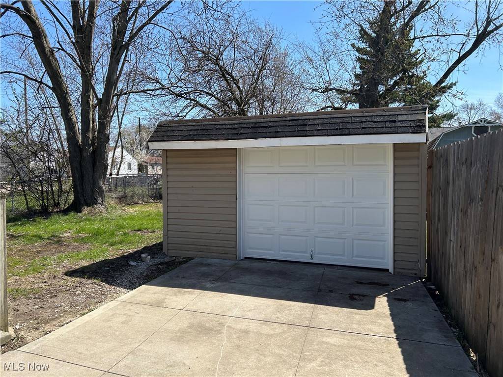 Cleveland, OH 44135,13505 Carrington AVE