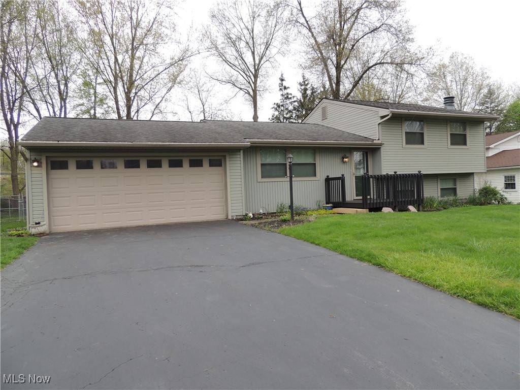 Howland, OH 44484,678 Laurelwood DR SE