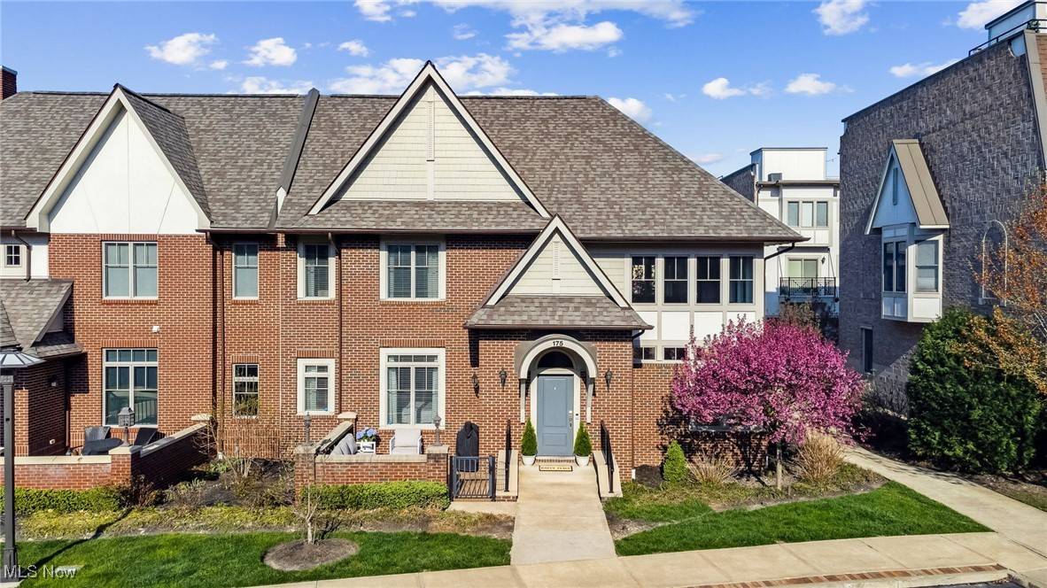Westlake, OH 44145,175 Ashbourne DR