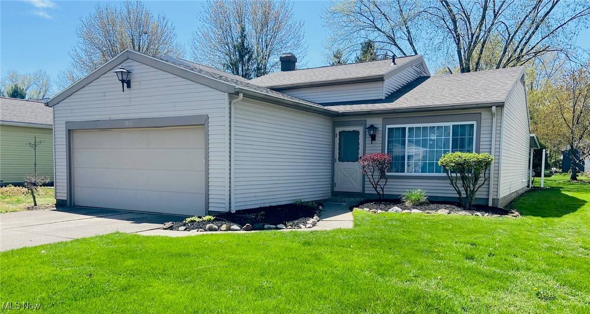 Olmsted Falls, OH 44138,8870 Holly LN #56