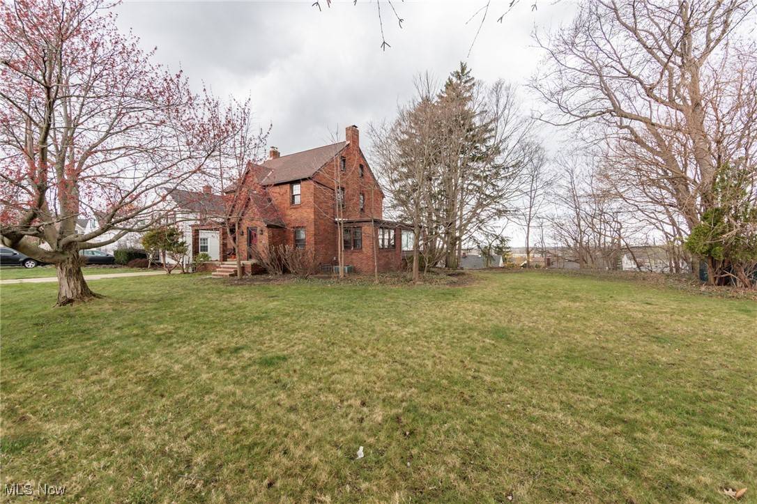 Wickliffe, OH 44092,29213 Ridge RD