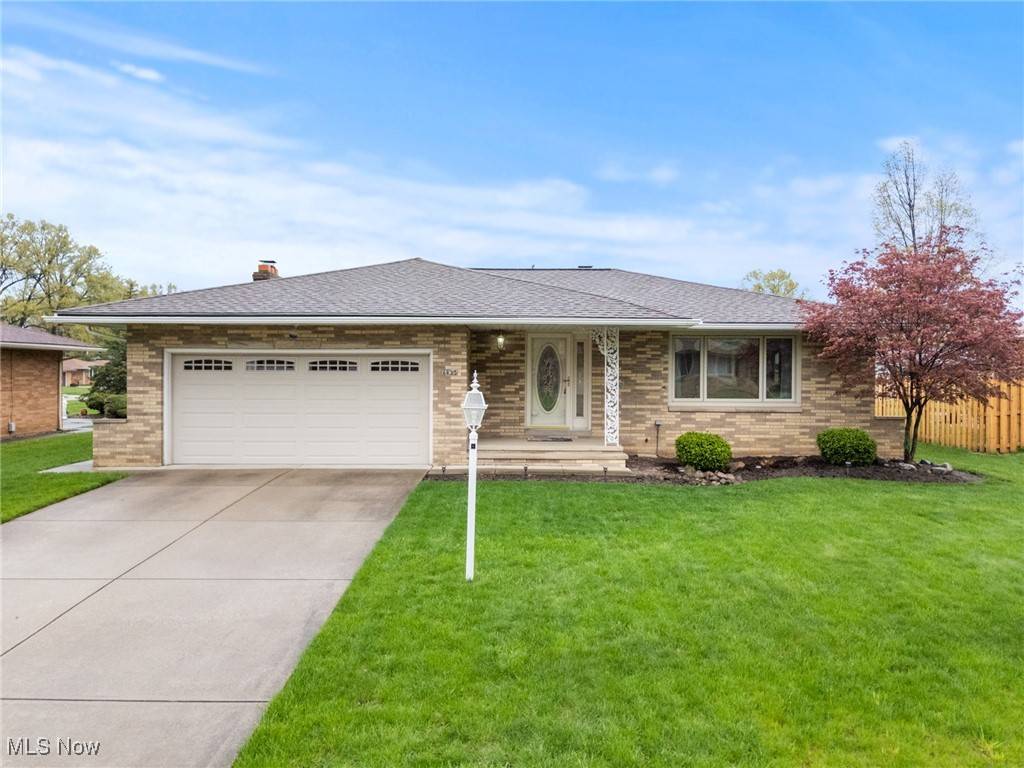 Seven Hills, OH 44131,6135 Meadview DR