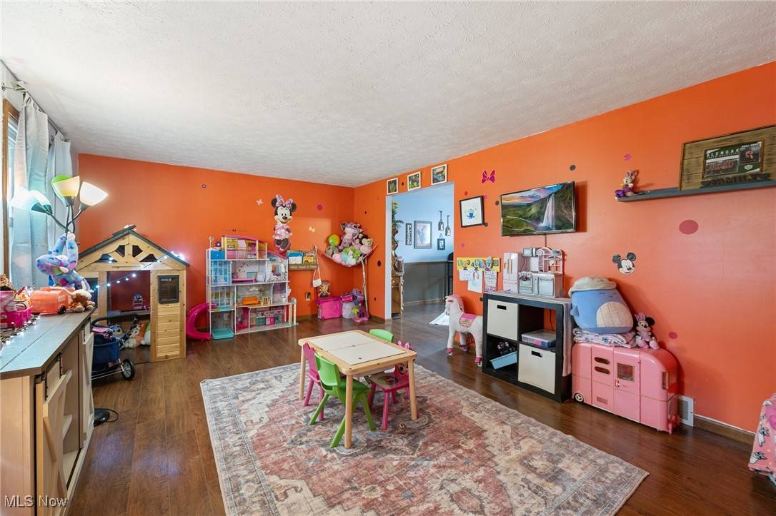 Canton, OH 44721,2096 Windham ST NE