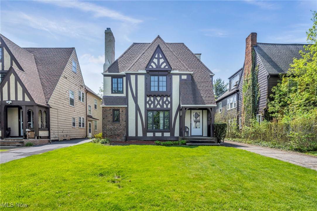 Shaker Heights, OH 44122,18412 Winslow RD