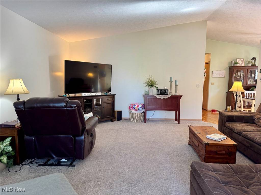 Wooster, OH 44691,972 Carriage LN