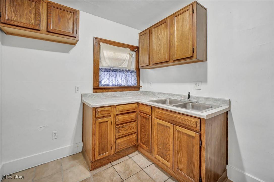 Lorain, OH 44055,317 W 31st ST