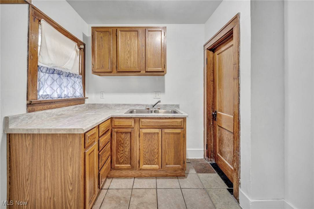 Lorain, OH 44055,317 W 31st ST