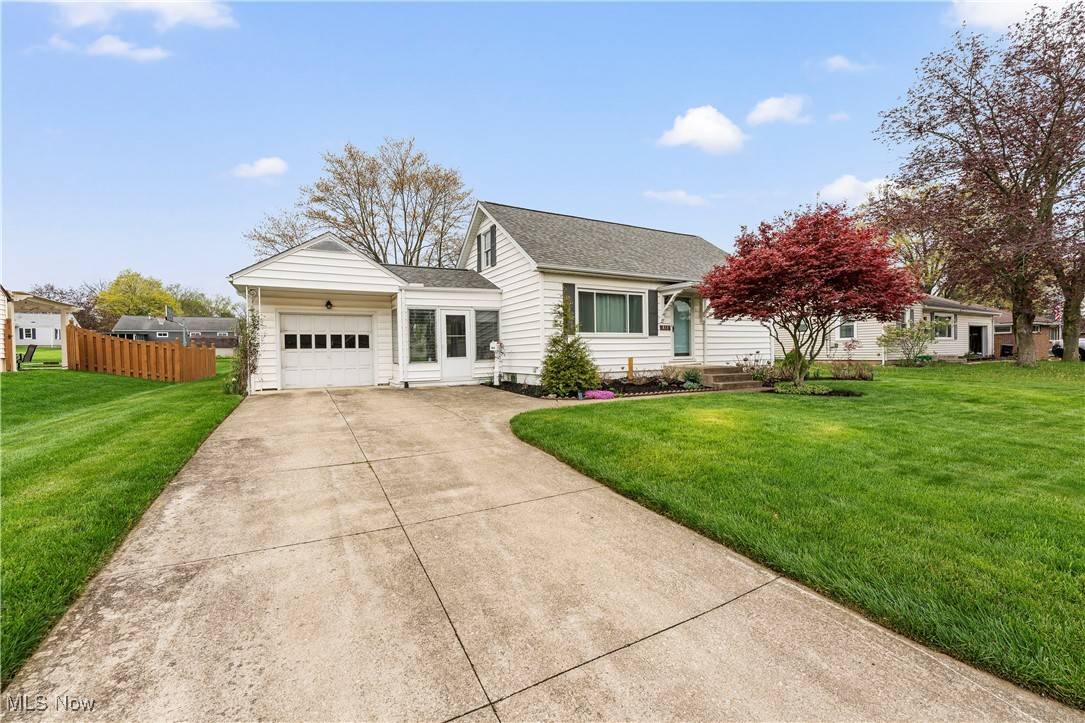 Massillon, OH 44647,813 Hemlock ST NW