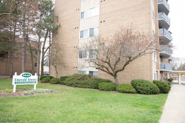 Parma Heights, OH 44130,6640 Pearl RD #203