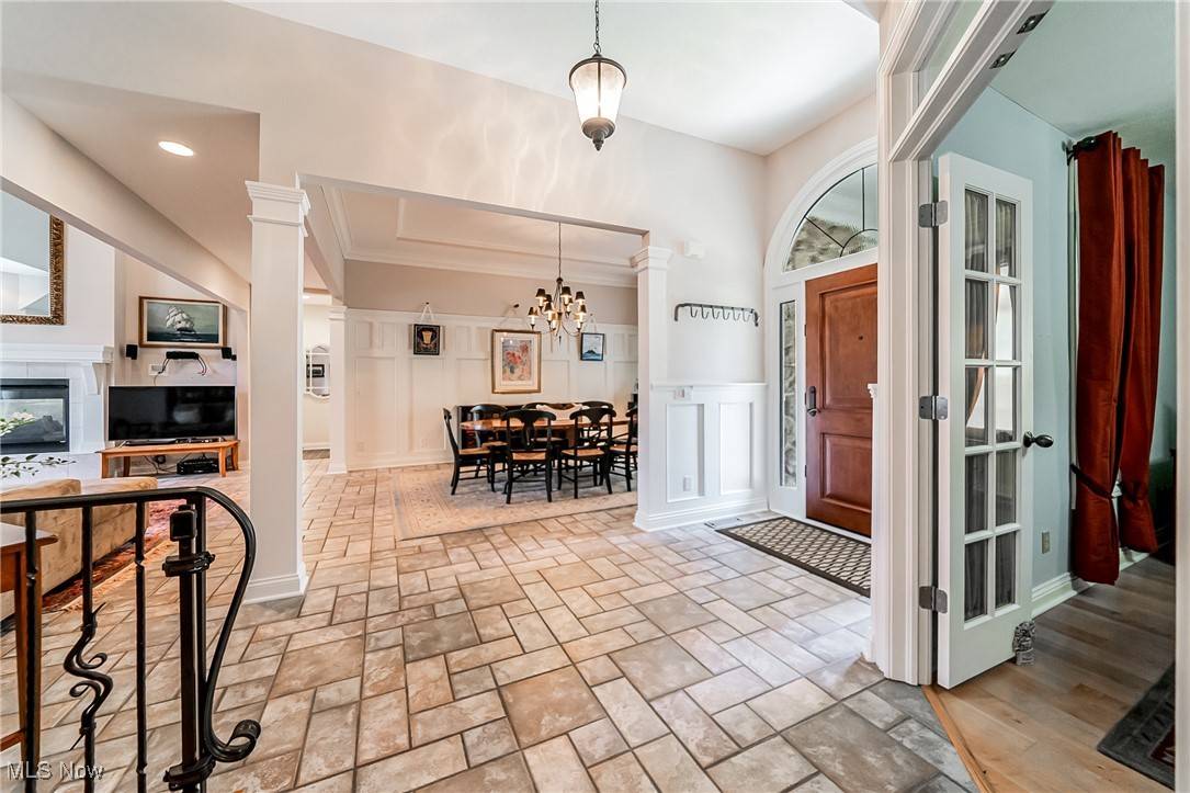 Rocky River, OH 44116,1 Riverside DR