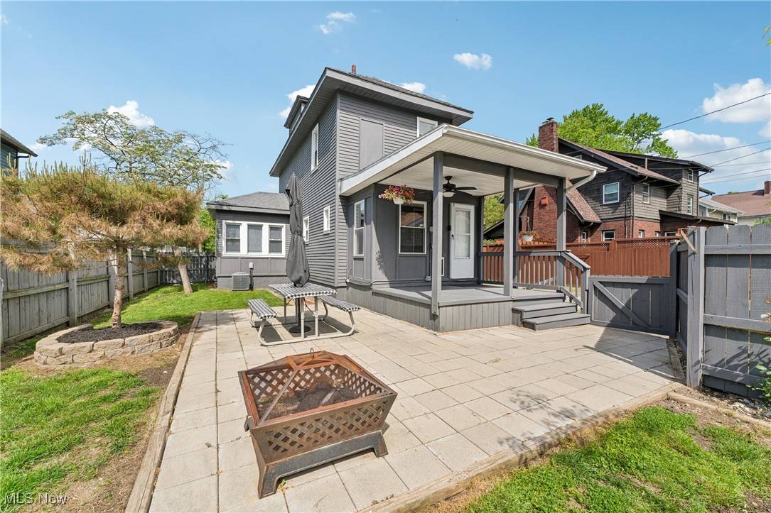 Akron, OH 44320,497 Sunset View DR
