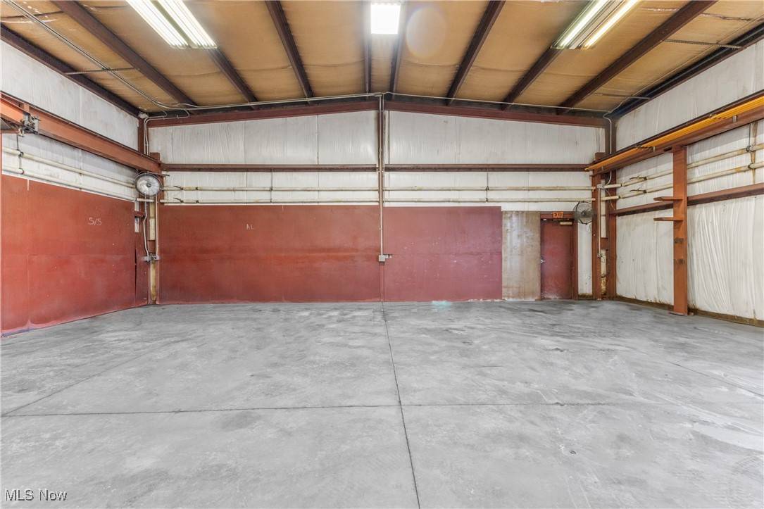 Chester, WV 26034,65 Misty LN
