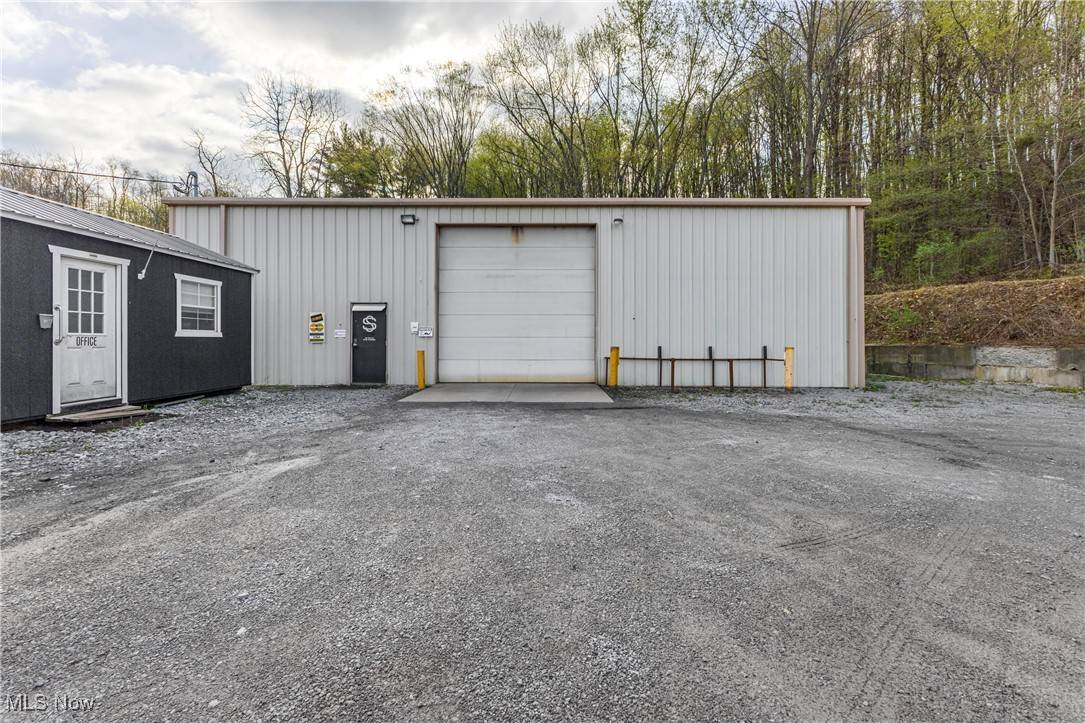 Chester, WV 26034,65 Misty LN