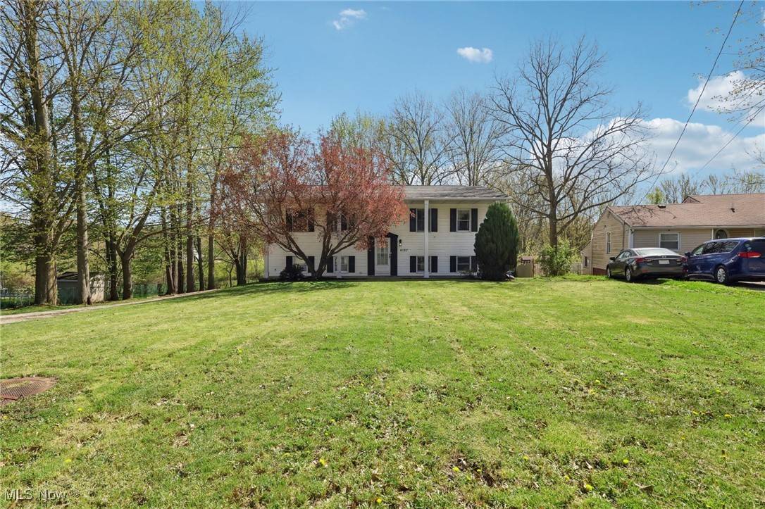 Norton, OH 44203,4127 Summit RD