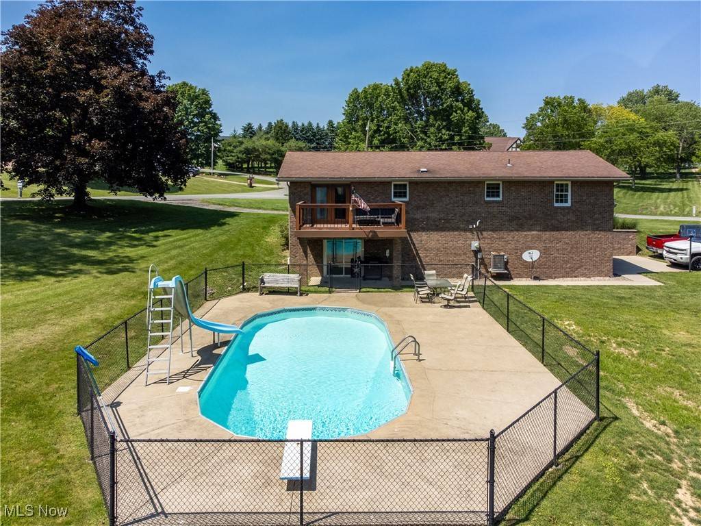 St. Clairsville, OH 43950,48458 Greenbrier DR