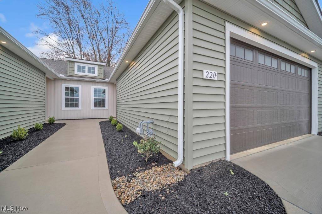Elyria, OH 44035,224 Alexander DR