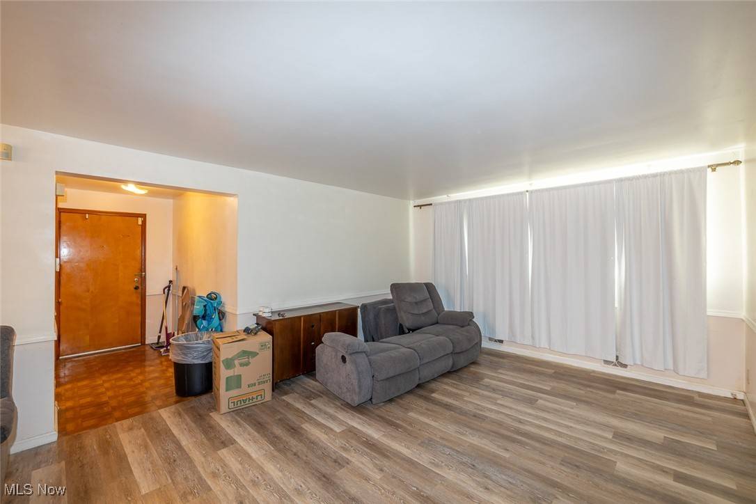 Shaker Heights, OH 44120,17007 Van Aken BLVD #2
