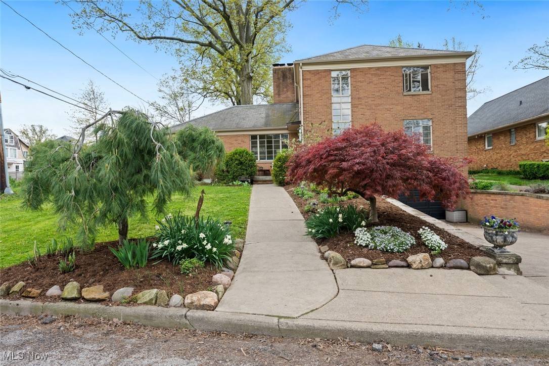 Lakewood, OH 44107,13473 Edgewater DR