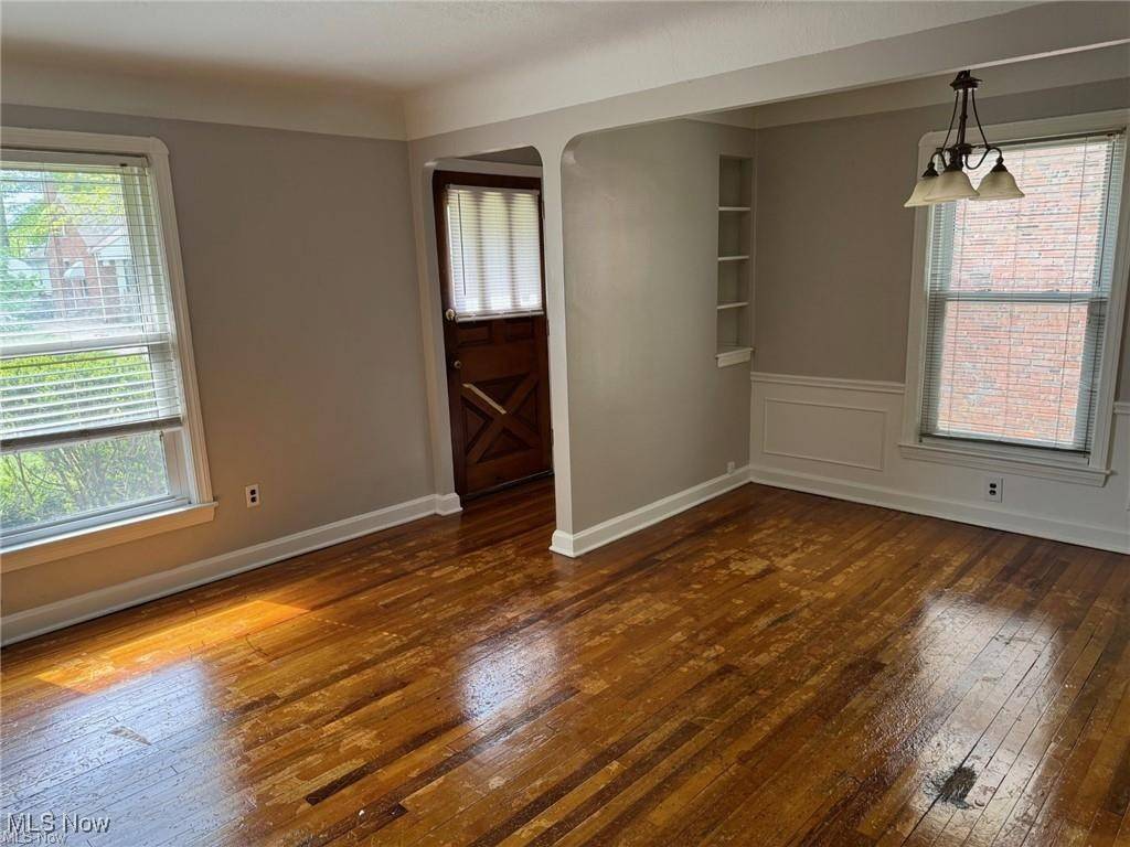 Euclid, OH 44132,411 E 257th ST