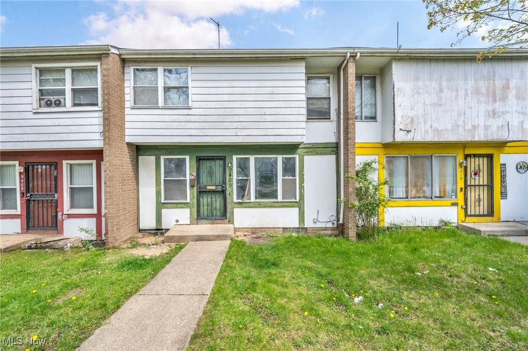 Cleveland, OH 44104,9409 Manor AVE
