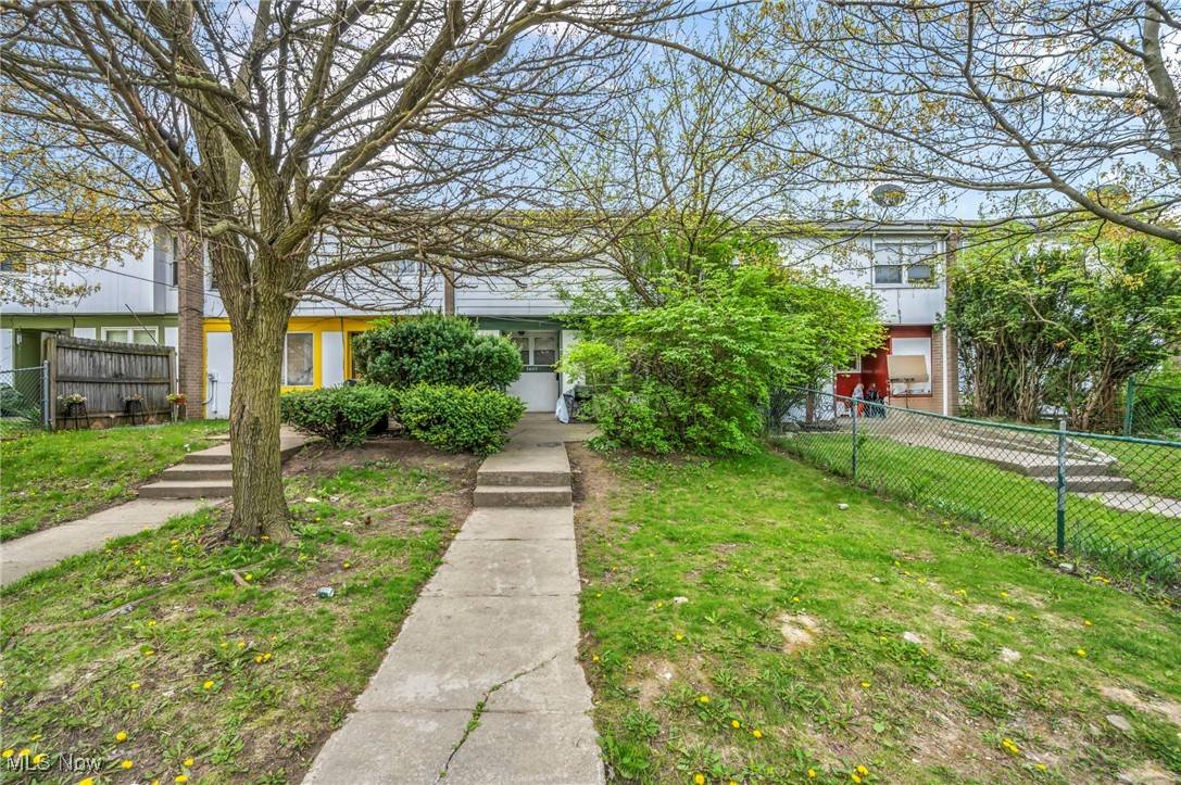 Cleveland, OH 44104,9409 Manor AVE